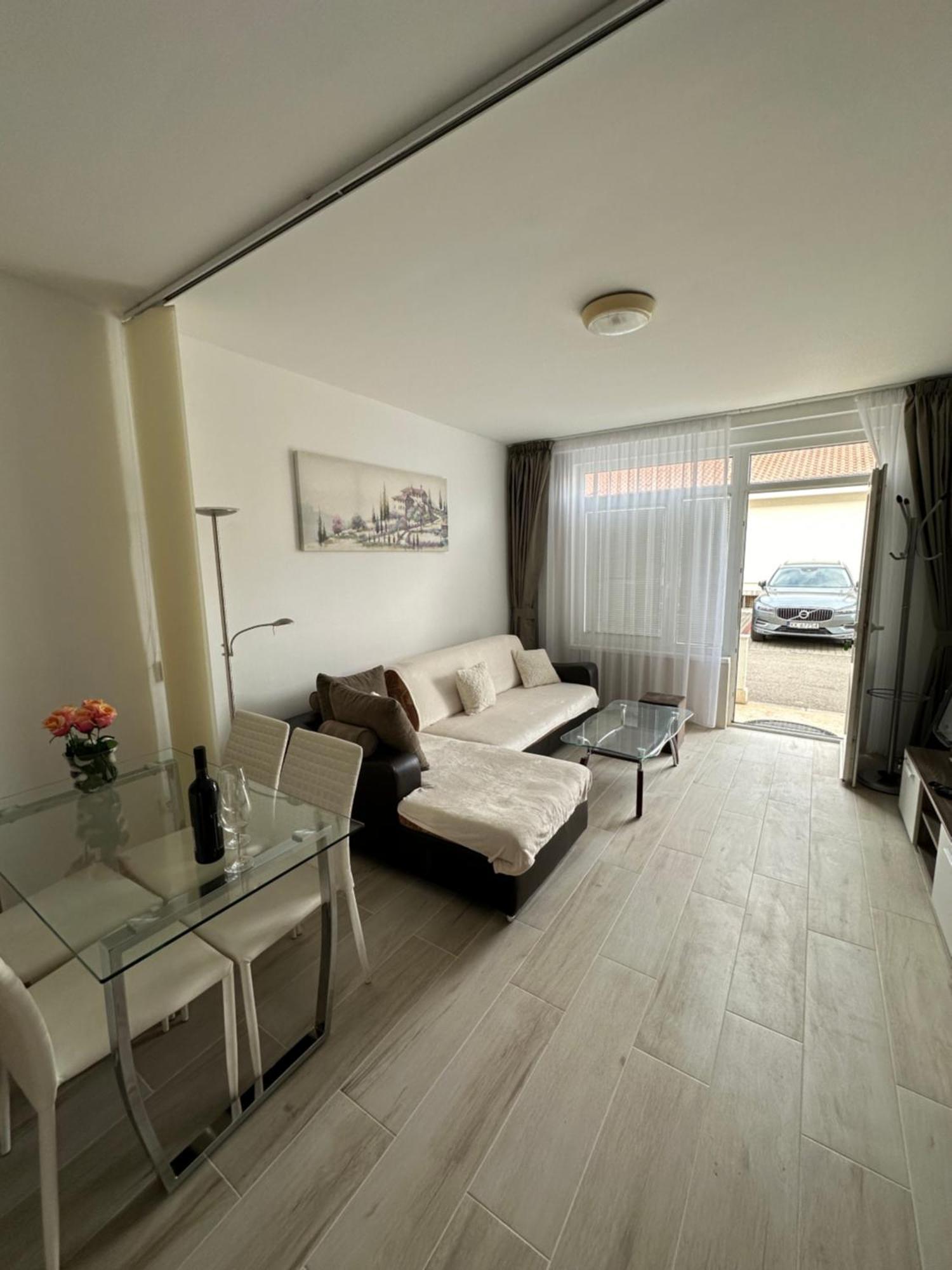 Apartment Irish Complex