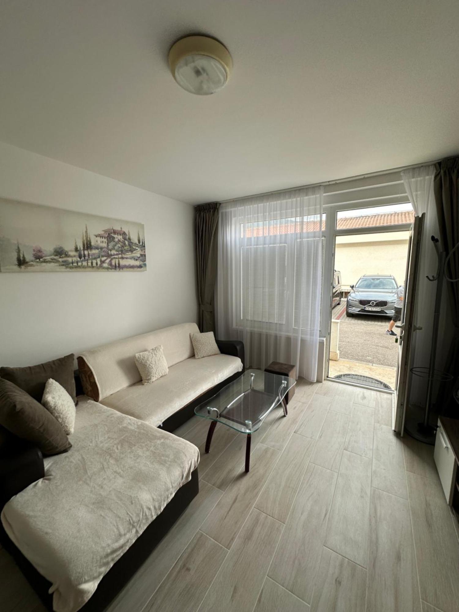 Irish Complex Budva